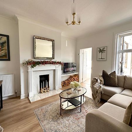 Stylish 3 Bedroom City Retreat パース エクステリア 写真