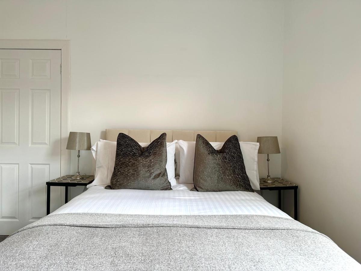 Stylish 3 Bedroom City Retreat パース エクステリア 写真