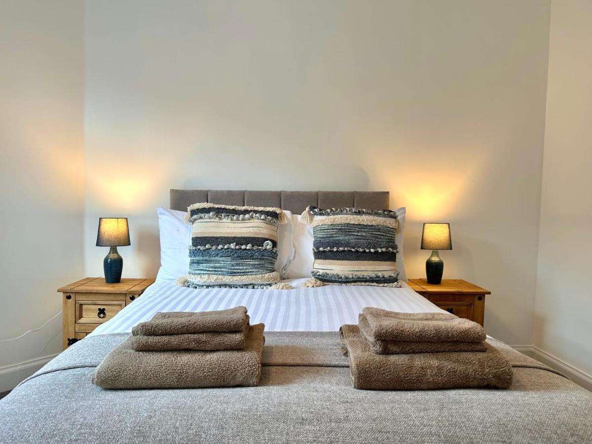 Stylish 3 Bedroom City Retreat パース エクステリア 写真