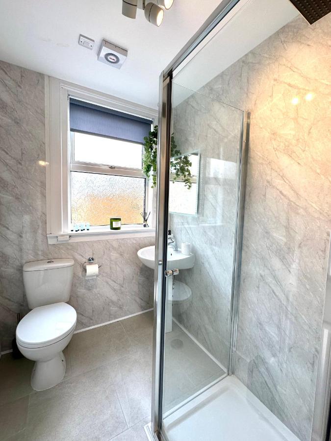 Stylish 3 Bedroom City Retreat パース エクステリア 写真